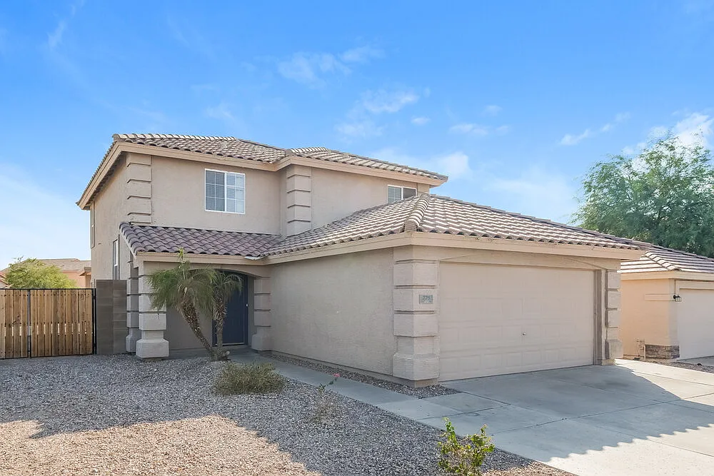 4 bed, 2.0 bath, 1831 sqft, $1,915 — Photo 4