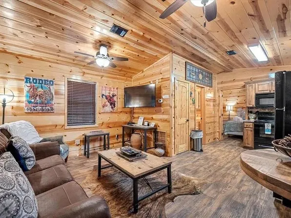 211 Marlin Dr #Id1696746p, Broken Bow, OK 74728