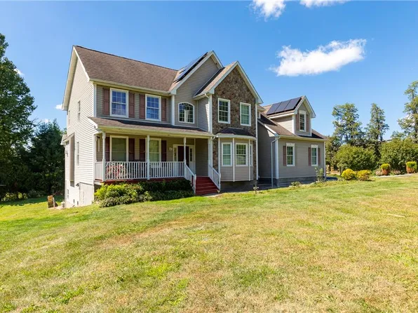 83 Harrisons Trail, Hopewell Junction, NY 12533
