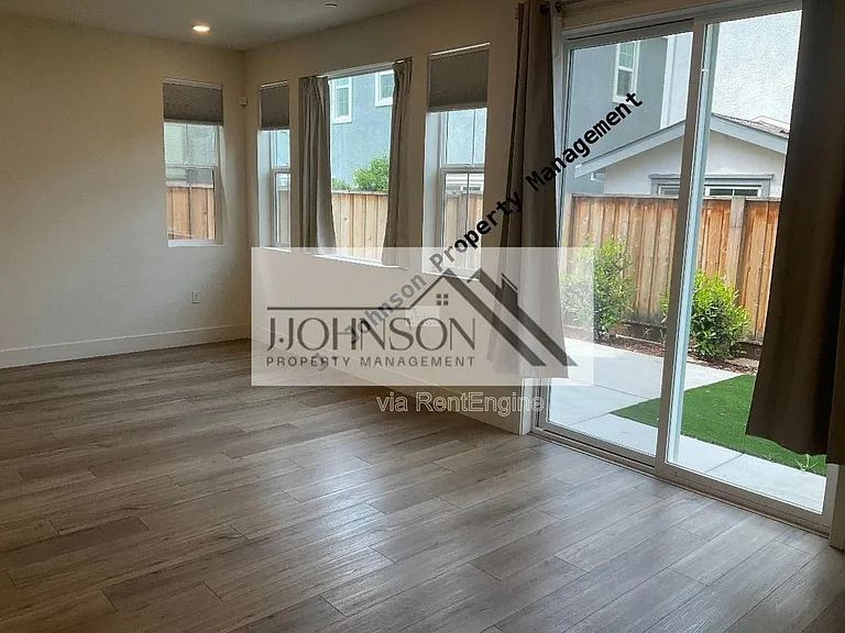 1873 Italia Way — Photo 13