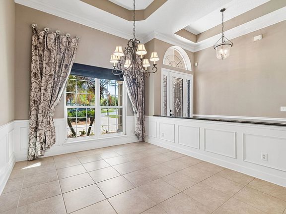 5th image of 308 Palmas Cir