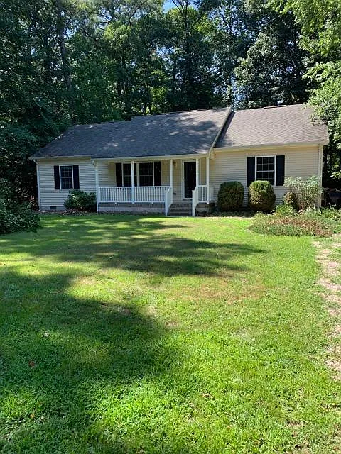 3 bed, 1456 sqft, $2,200 — Photo 1