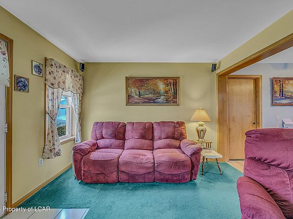 3rd image of 239 E 23rd St