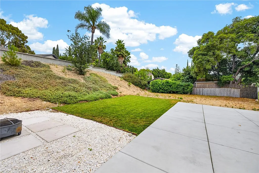 4 bed, 1859 sqft, $5,000 — Photo 4