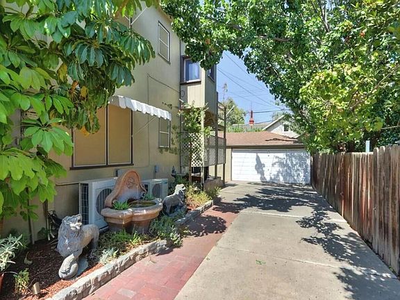 4th image of 3143 Freeport Blvd #4