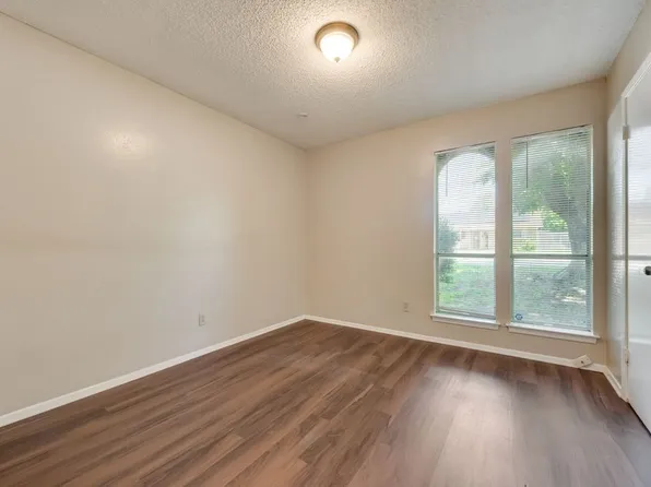 6809 Yorkston St, Watauga, TX 76148