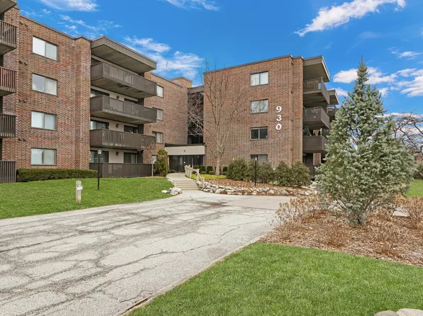 930 Taylor Dr APT 212, Gurnee, IL 60031
