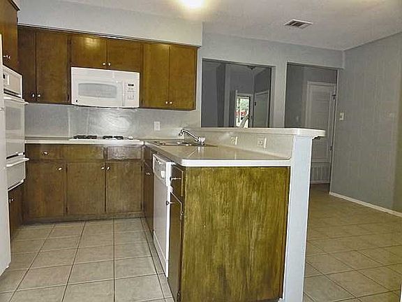 5th image of 6407 Shadow Valley Dr #A