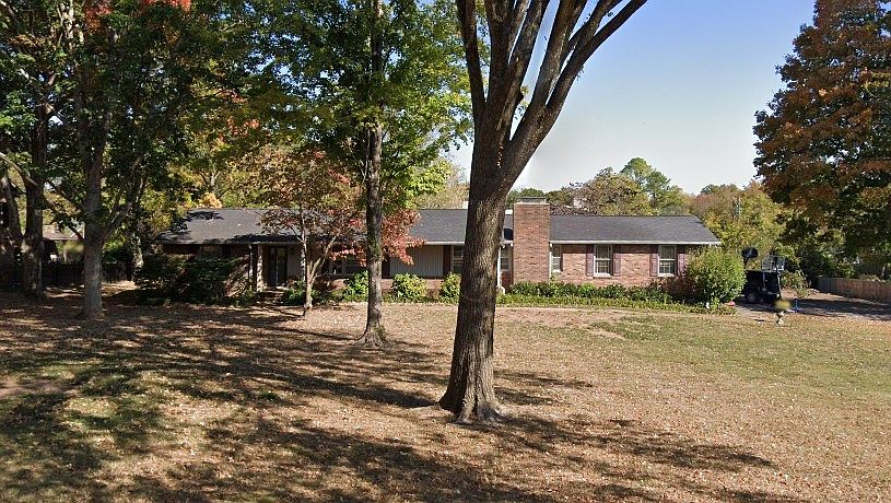 1st image of 900 Alder Dr