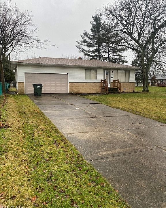1st image of 23661 Lincoln Dr