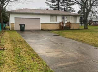 23661 Lincoln Dr, Bedford Heights, OH 44146