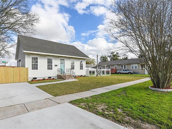 3rd image of 1810 Hermosa St