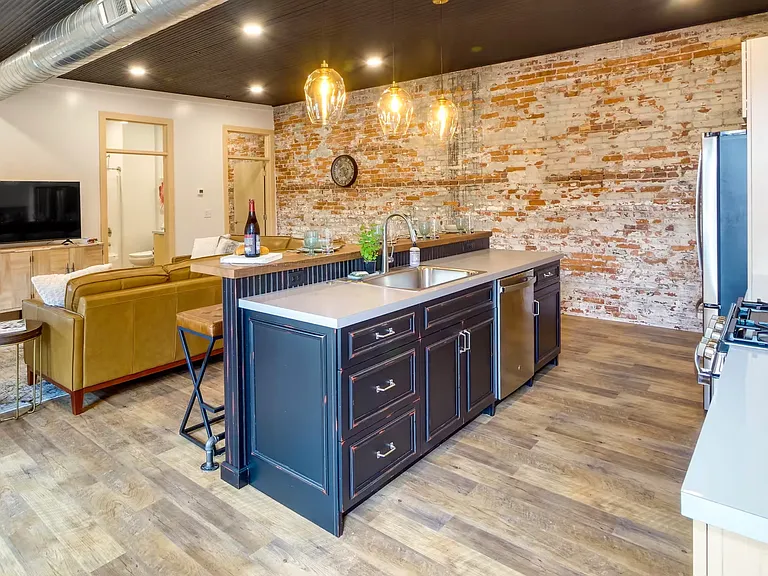 16 S Washington St #1 — Photo 11