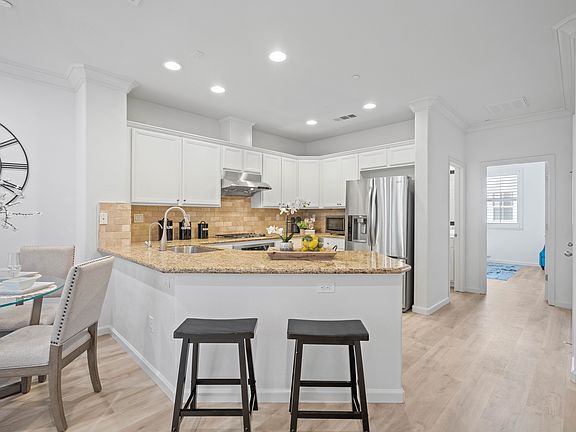 2nd image of 1651 Shore Pl Unit 2