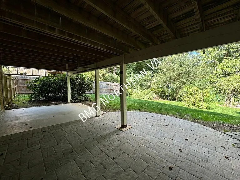 5406 Gainsborough Dr — Photo 32
