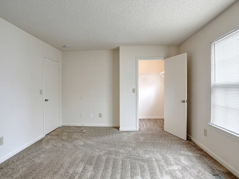 Rutherford Pointe Townhomes — Photo 11