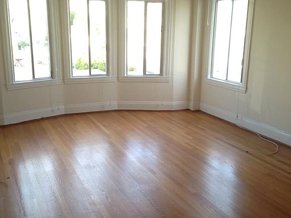 4th image of 2165 Larkin St #00018