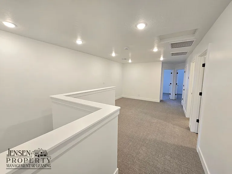 915 W Boxthorn Dr — Photo 21