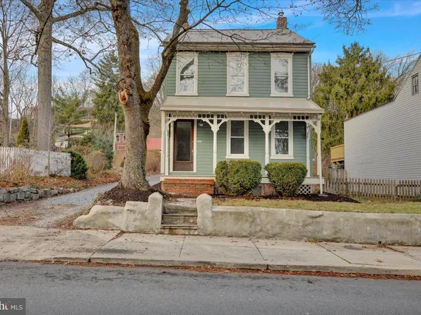 225 Main St, Leesport, PA 19533
