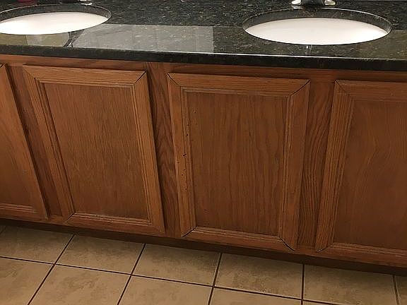 Double sink bathroom 