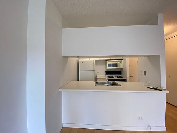 3rd image of 62-54 97th Pl #44