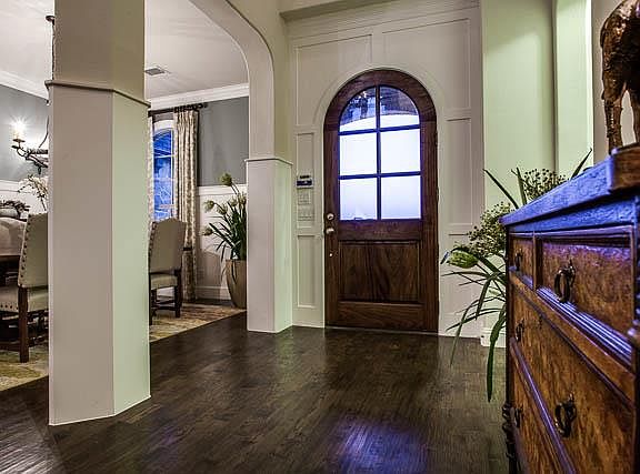 2nd image of 6800 Havenhurst Ct