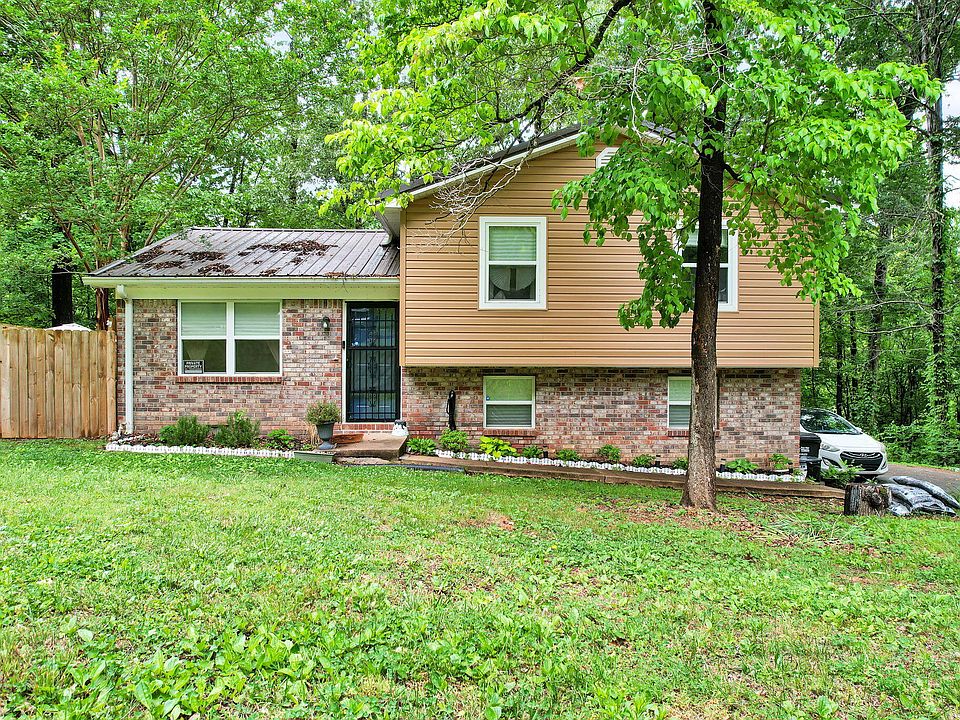 1st image of 3975 Lynncrest Dr NE