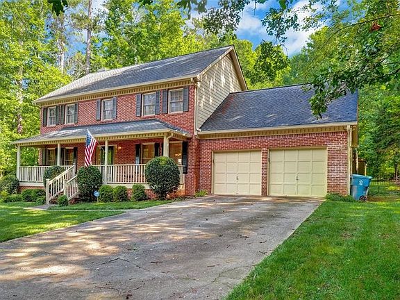 4th image of 295 Oakmere Dr