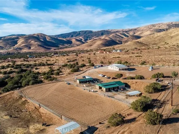 7630 Hierba Rd, Santa Clarita, CA 91390