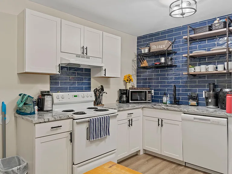 426 Keystone Ave #7B — Photo 4