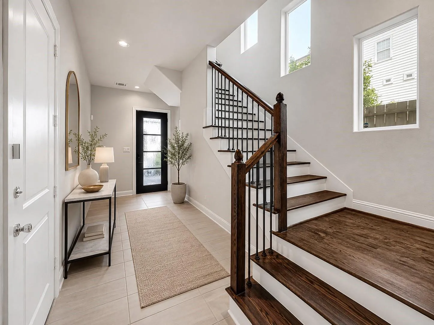 3 bed, 3.5 bath, 2553 sqft, $3,495 — Photo 4
