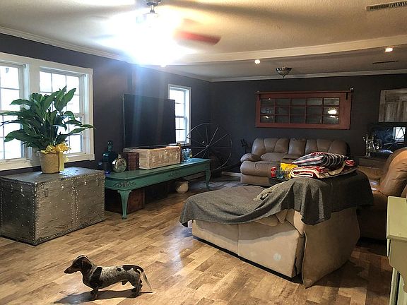 4th image of 130 Phillips Dr