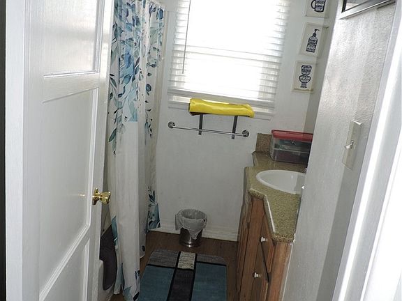 4th image of 4929 Coldbrook Ave