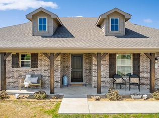 152 Crest Ln, Decatur, TX 76234