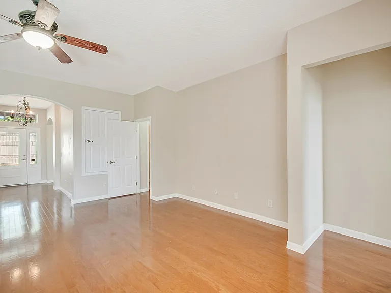 1904 Candlenut Cir — Photo 34