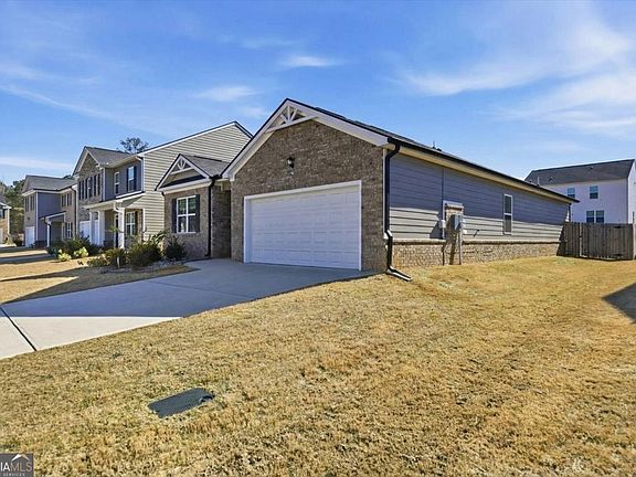 3rd image of 725 Whitman Ln