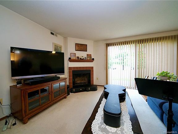 4th image of 76 Little Oak Ln Unit 76