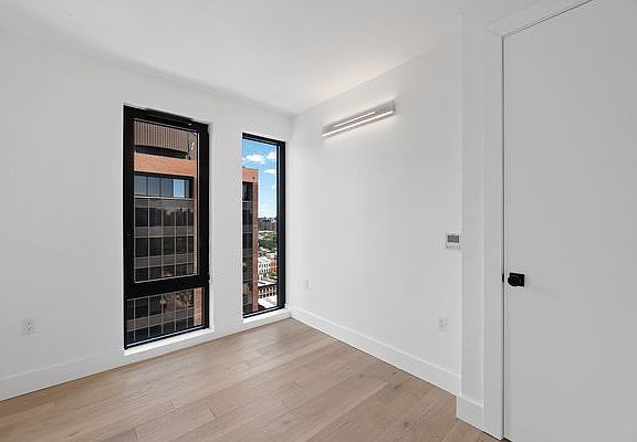 4th image of 60 W 125th St #302