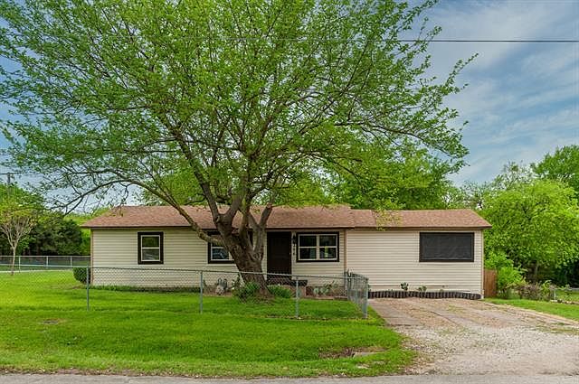 1st image of 306 Blossom Dr
