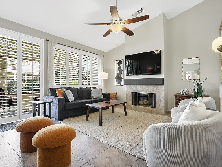 42315 Liolios Dr — Photo 3