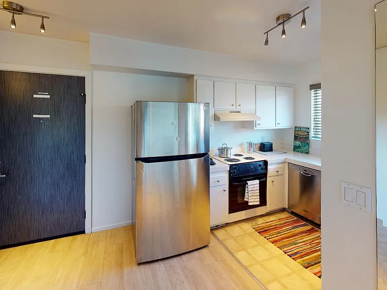 831 Cliff Dr — Photo 27