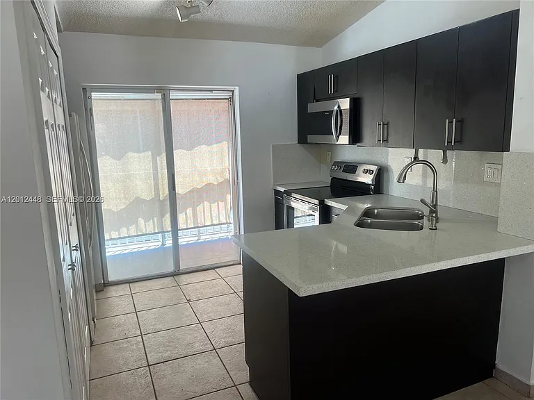 2425 W 76th St #207 — Photo 6