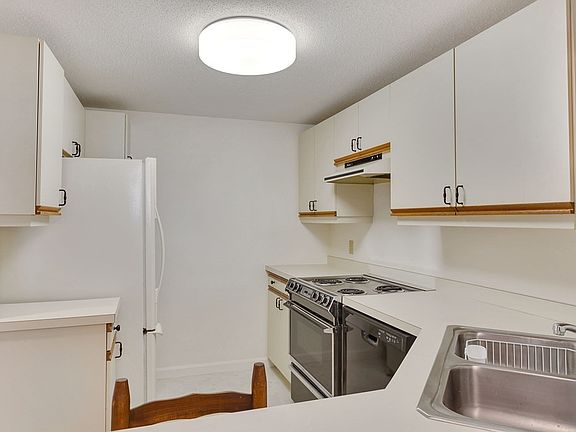 2nd image of 3109 Heatherwood Unit 3109