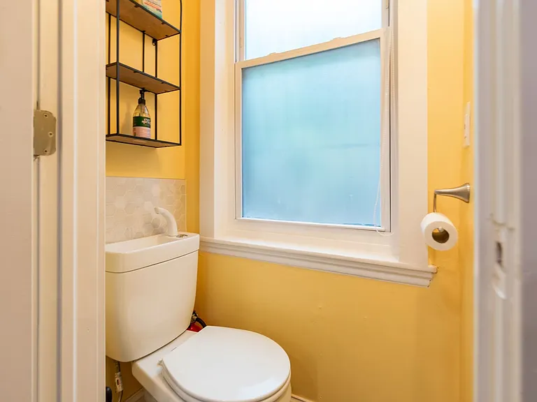 2042 E Fletcher St — Photo 16