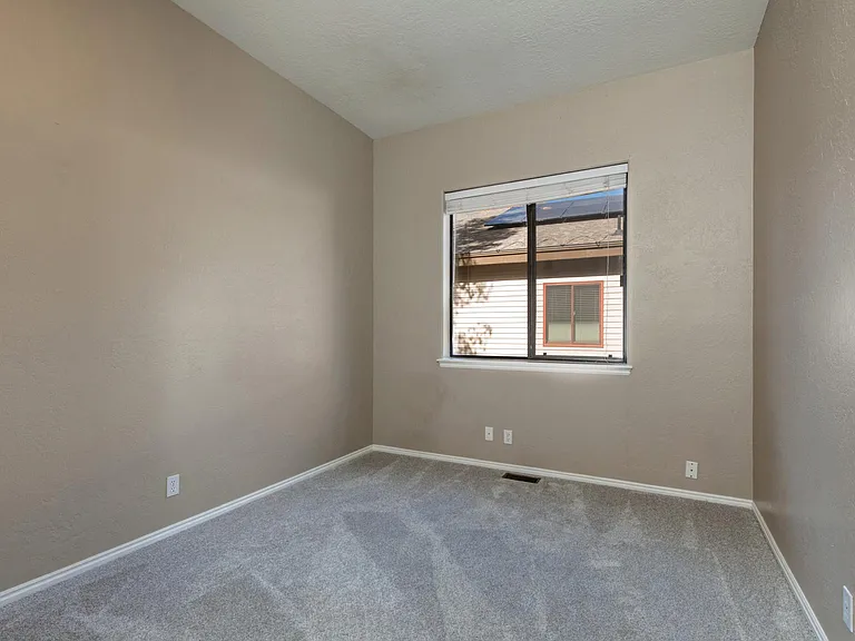 1656 W Silver Springs Rd — Photo 14