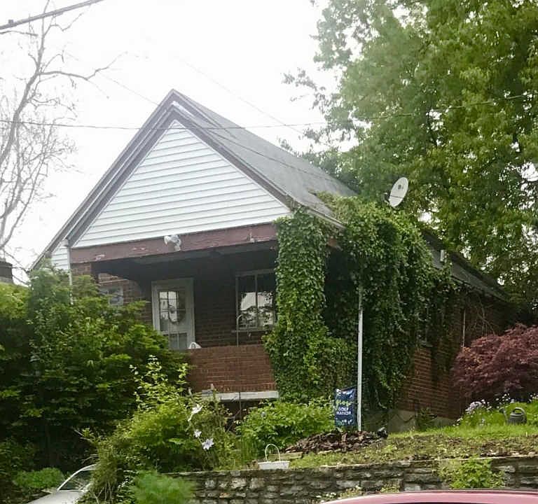 2nd image of 2424 Canterbury Ave