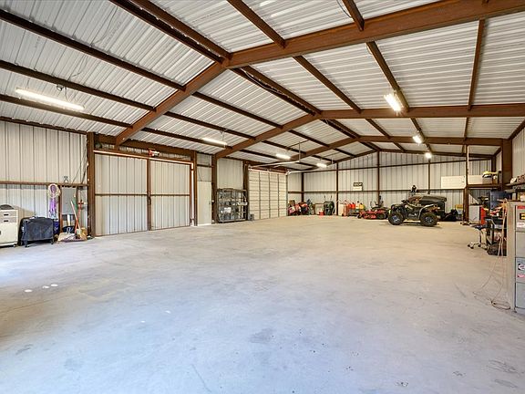 4th image of 3601 Oak Cir
