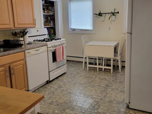 32 Bristol St #3, East Cambridge, MA 02141