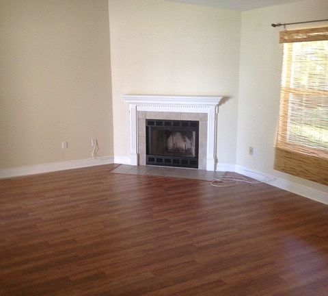 4th image of 2724 Long Branch Dr