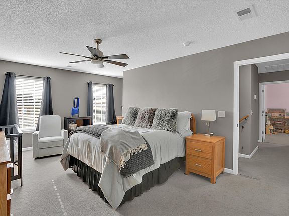 5th image of 413 Cape Jasmine Way
